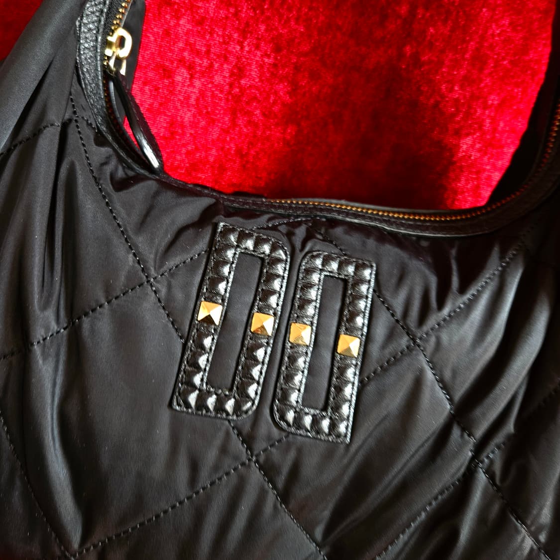 닥스(DAKS) 퀄팅 엠보 시그니쳐 로고 숄더백 상품이미지3