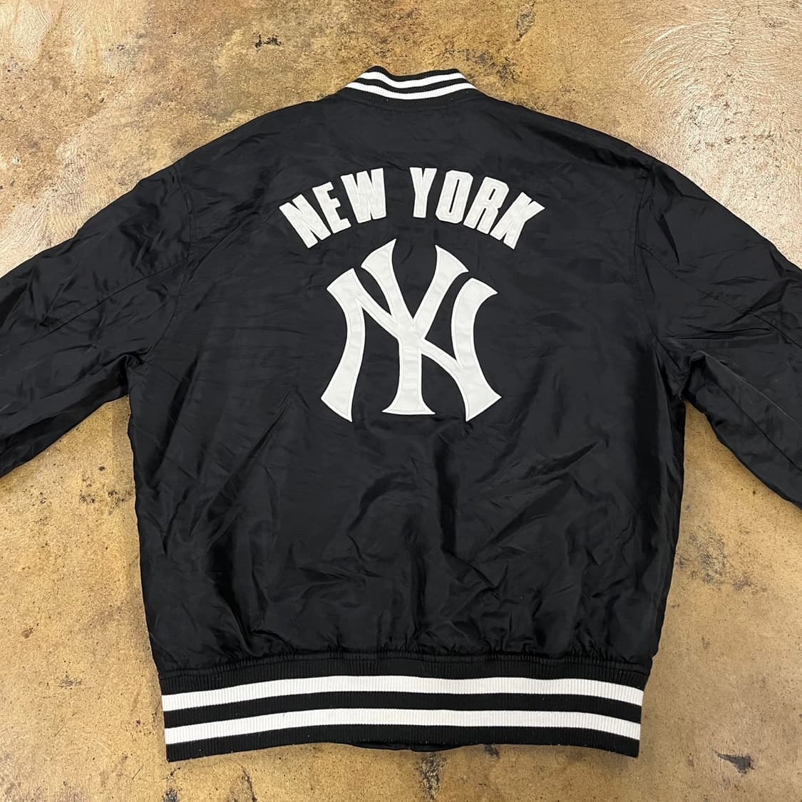 [정품/L] 뉴에라 양키즈 블랙 바람막이 자켓 b19 상품이미지4