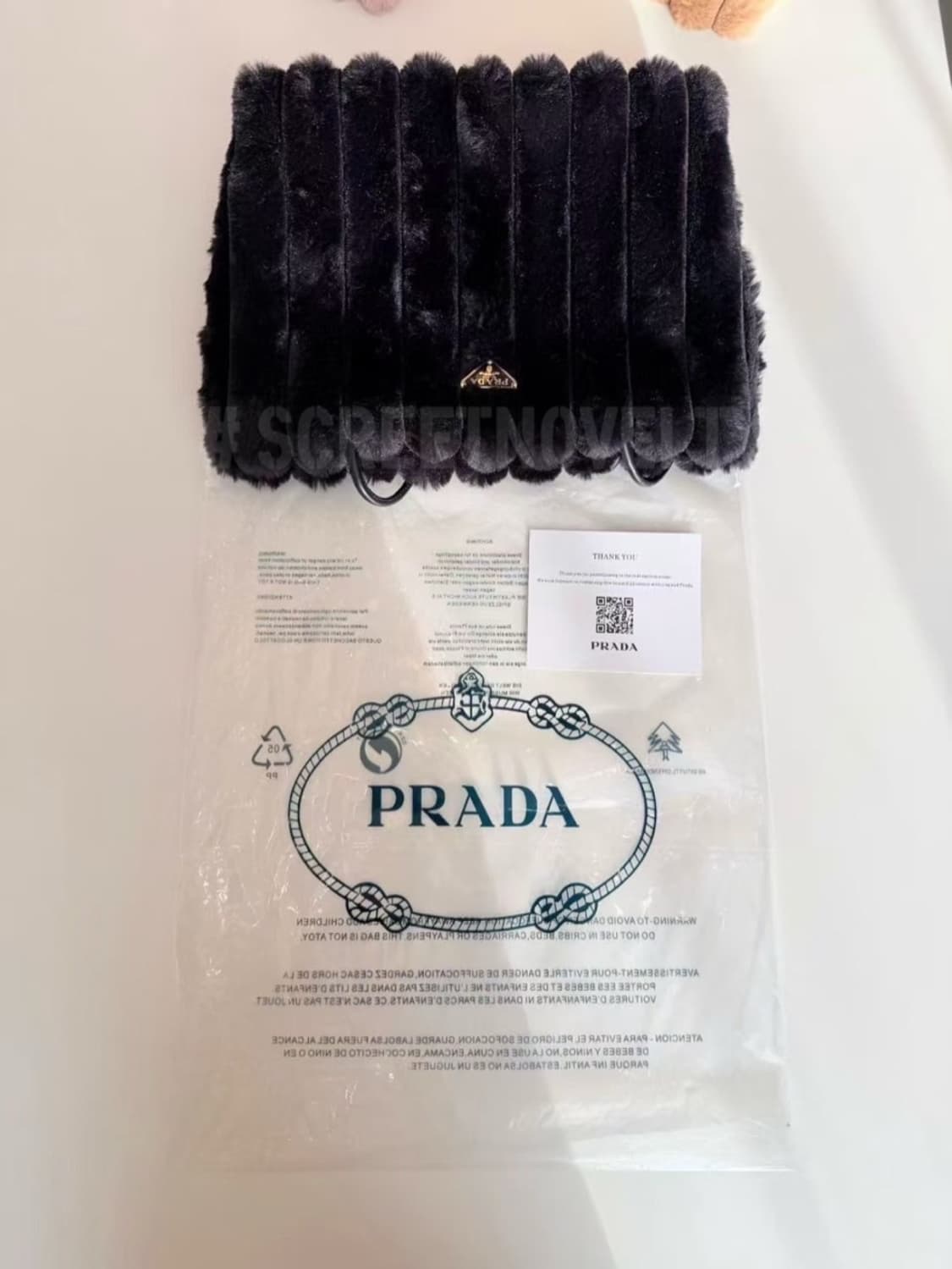  프라다뷰티 퍼 숄더백 블랙VIP 기프트백 무배 상품이미지6