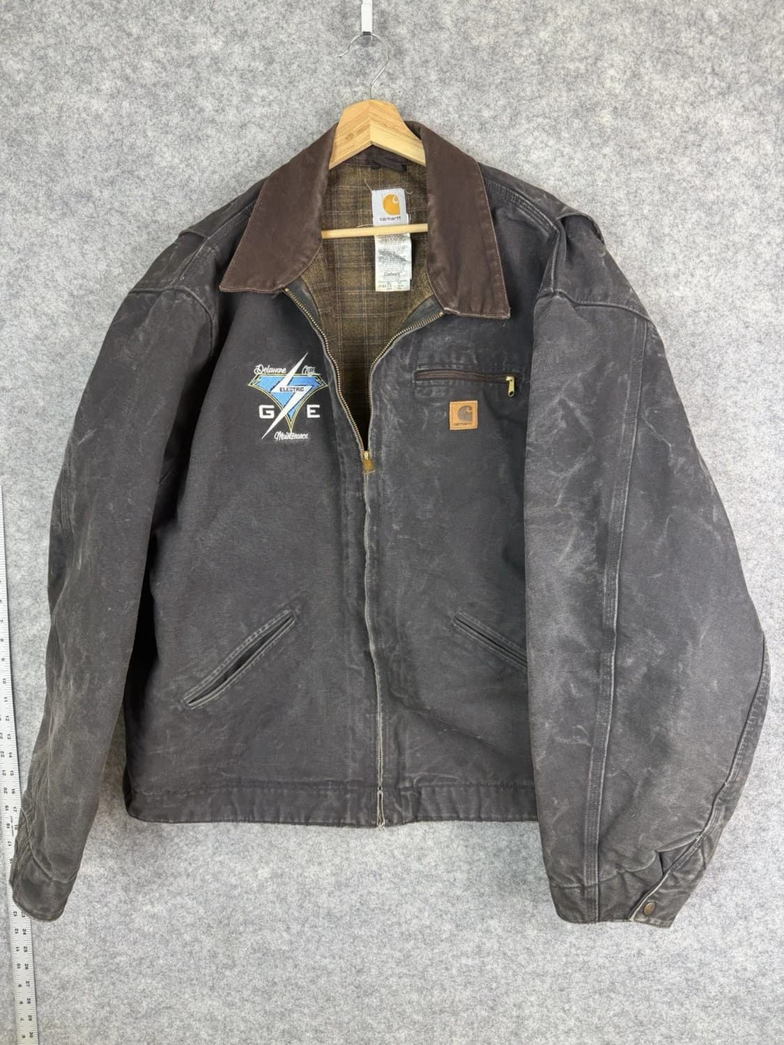 칼하트 J97 빈티지 디트로이트 자켓 블랙 상품이미지1