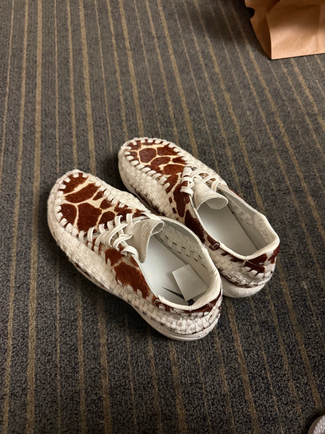 나이키 에어 풋스케이프 우븐 카우 프린트 상품이미지3