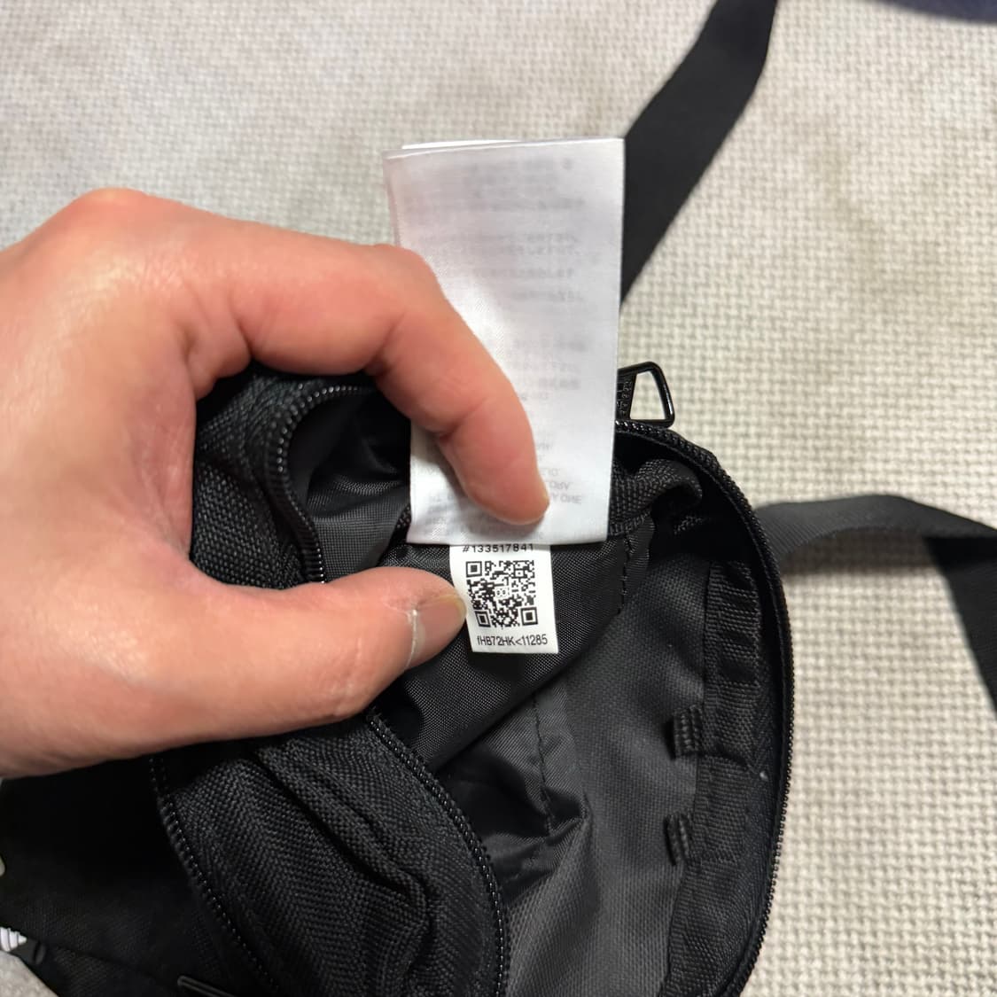 아디다스 블랙 미니 크로스백 상품이미지3