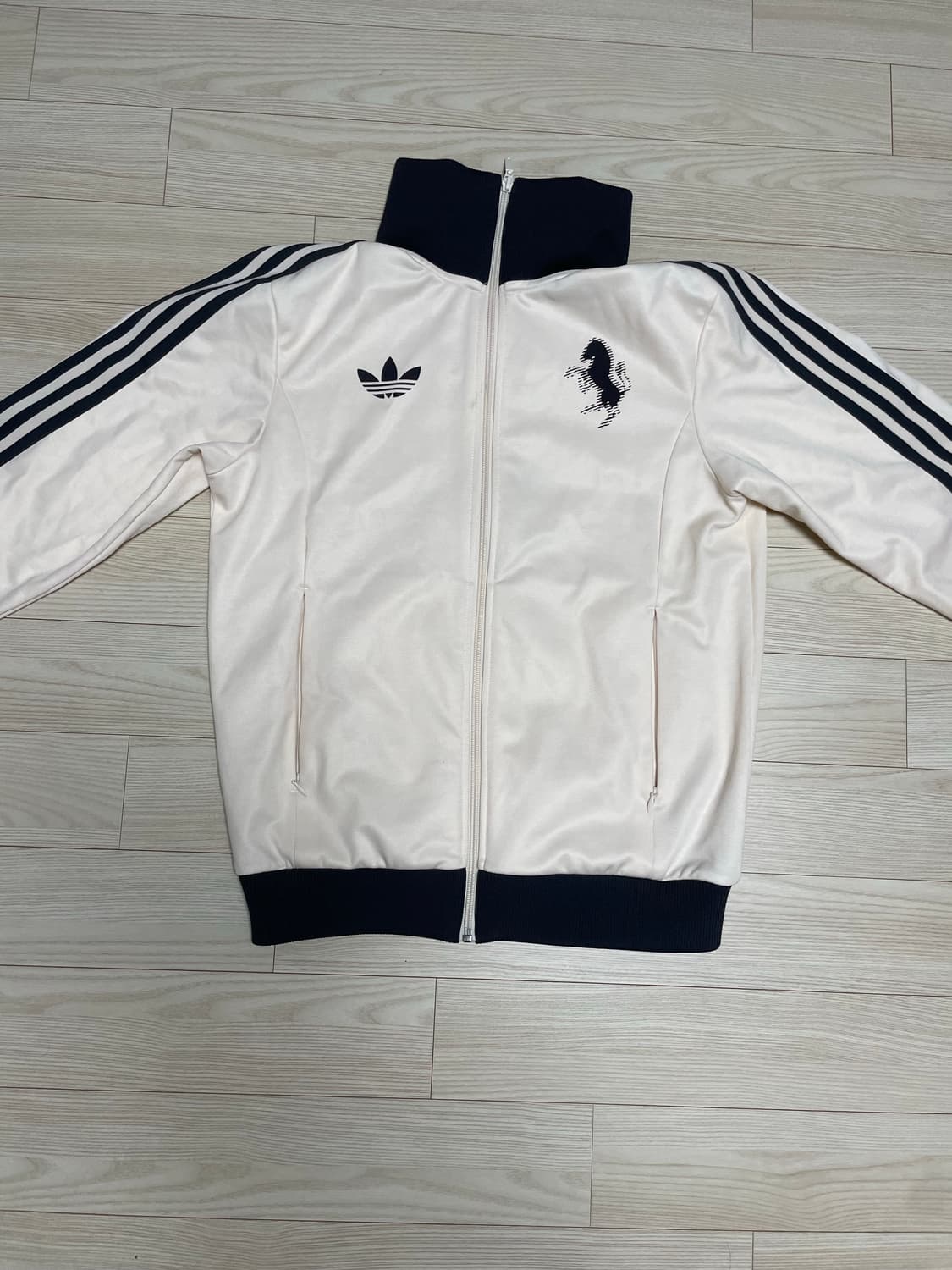 아디다스 유벤투스 트랙탑 상품이미지1