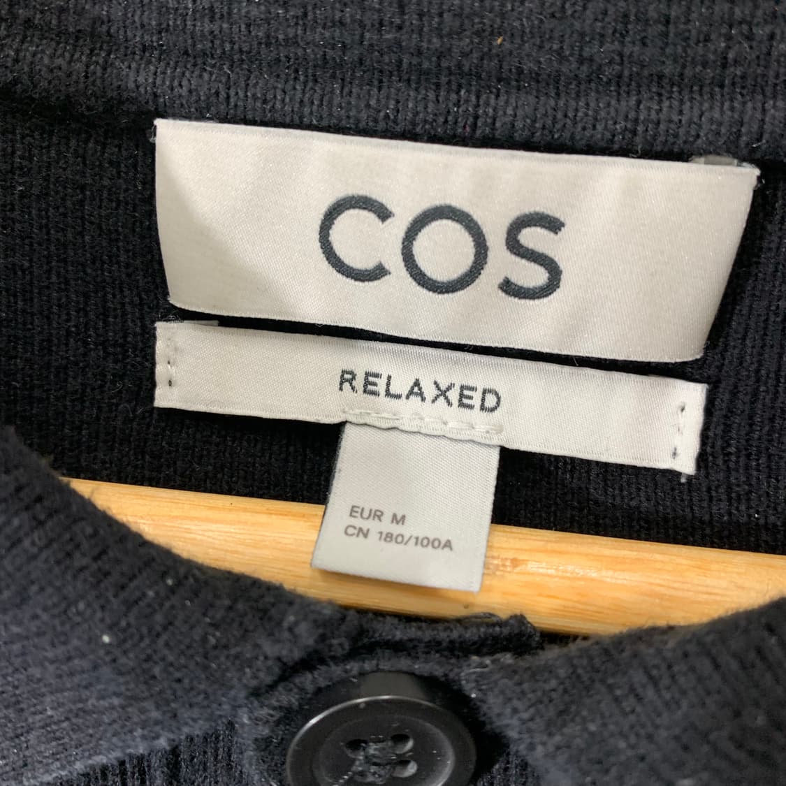 코스 블랙 코튼 카라 니트 상품이미지3