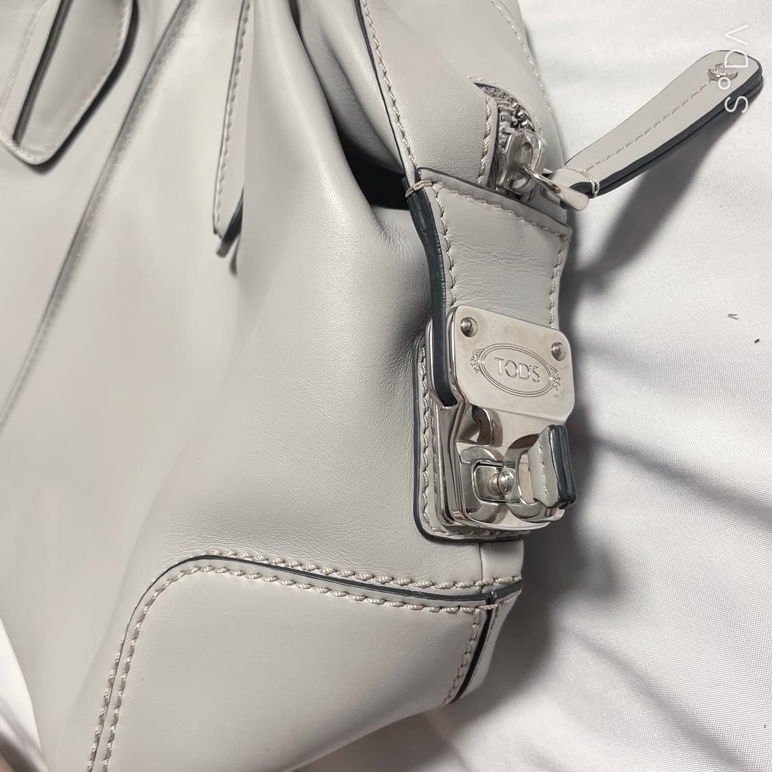 토즈 가죽 숄더백 그레이 상품이미지6