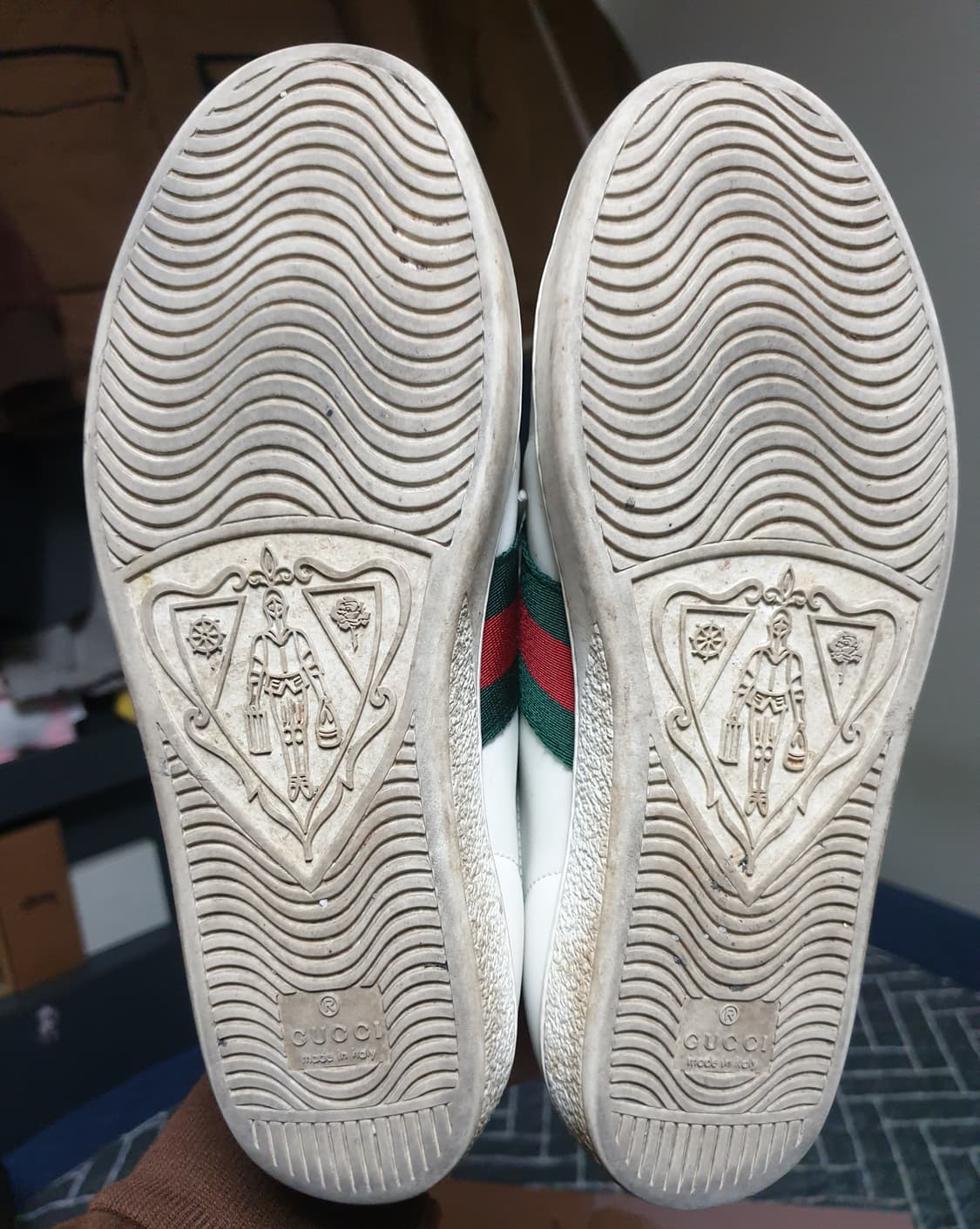 구찌 벌꿀 스니커즈 화이트 36 (230)  상품이미지4