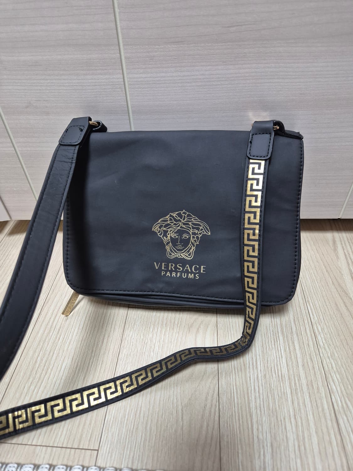 (정품) 베르사체 메두사 크로스가방 메두사 퍼퓸 가방 상품이미지2