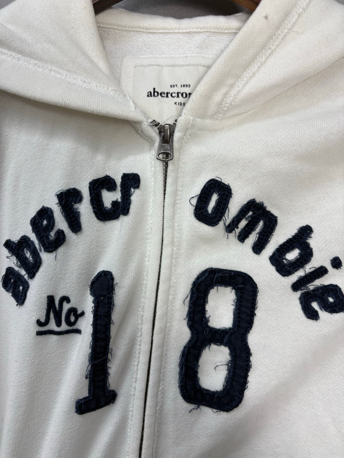 아베크롬비 y2k 아치로고 화이트 후드집업 A3001 상품이미지3