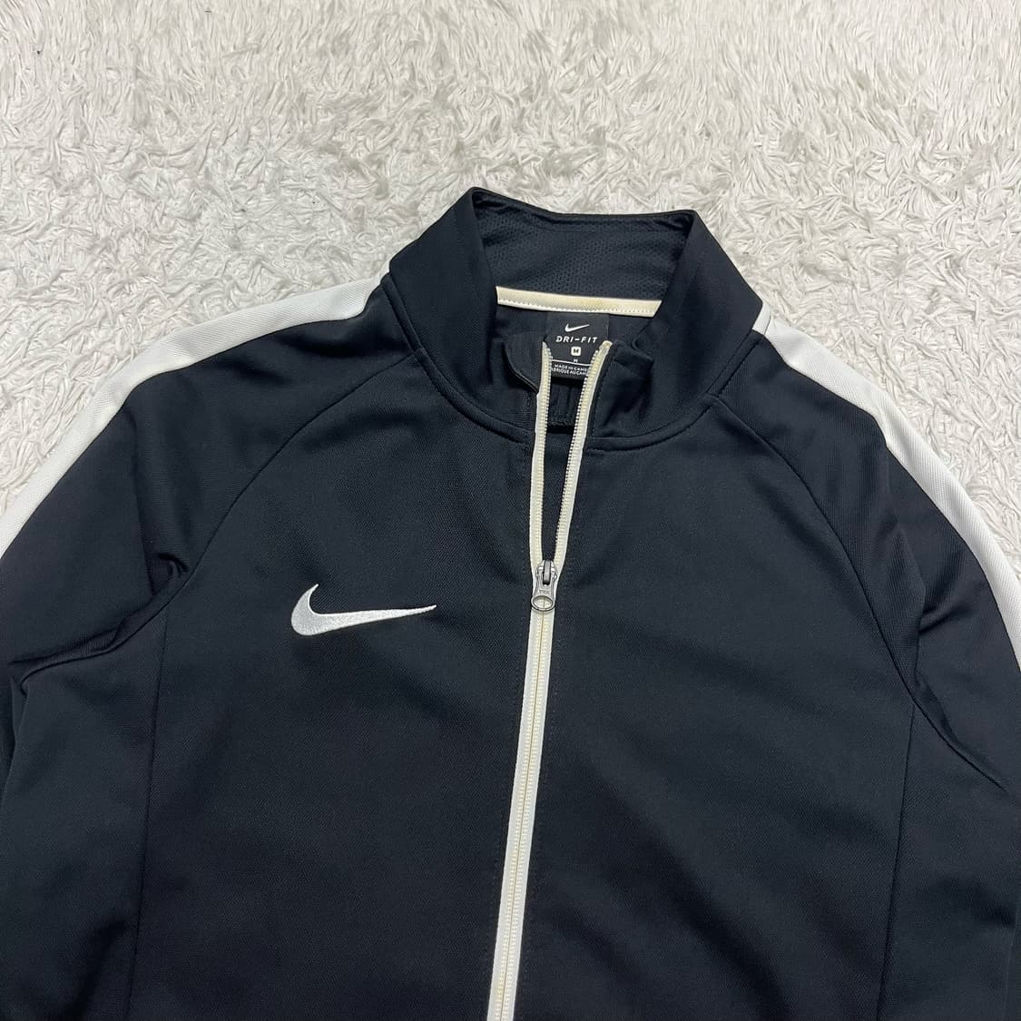 Nike Dri-FIT black jersey 상품이미지5