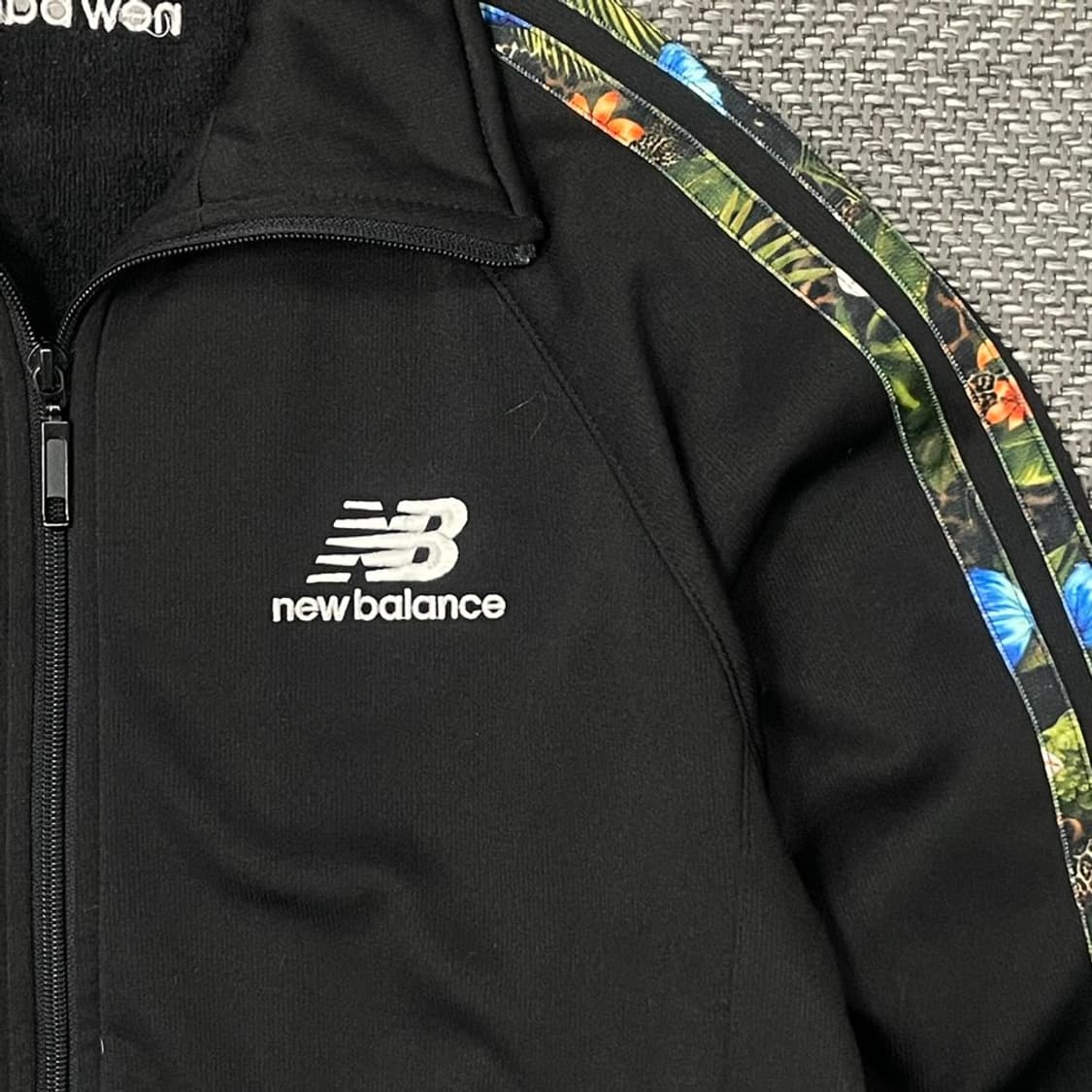 뉴발란스 트로피컬 트랙탑 v0008 상품이미지4