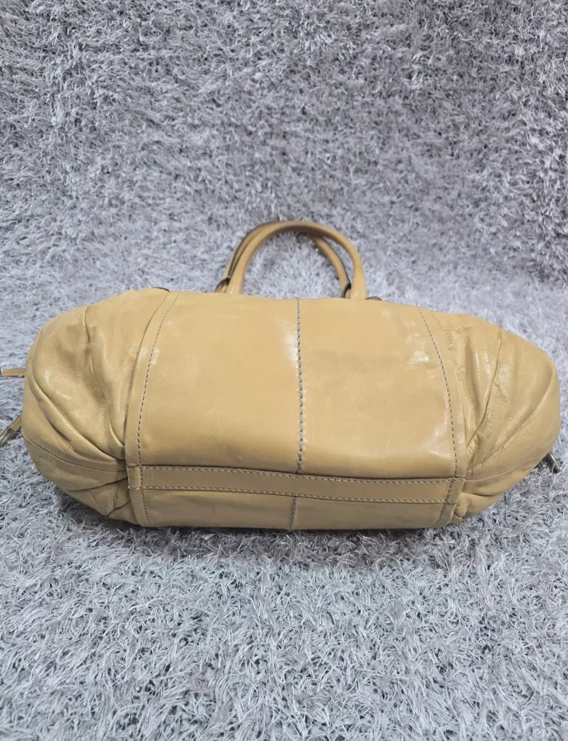 토즈 레더 숄더백 상품이미지4