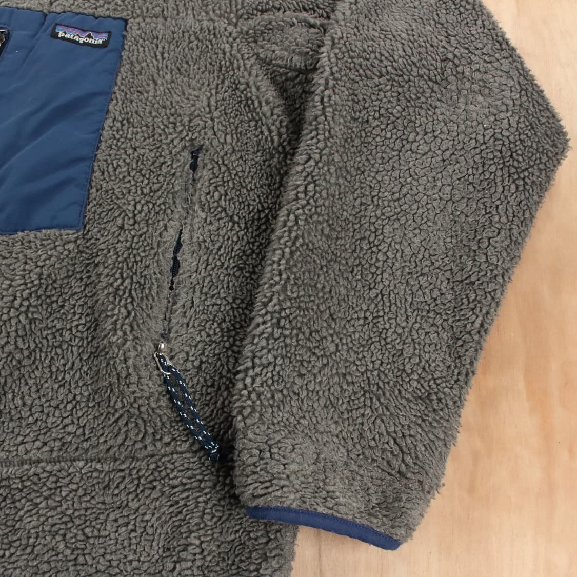 파타고니아 클래식 레트로-X 플리스 자켓 라이트 그레이 상품이미지2