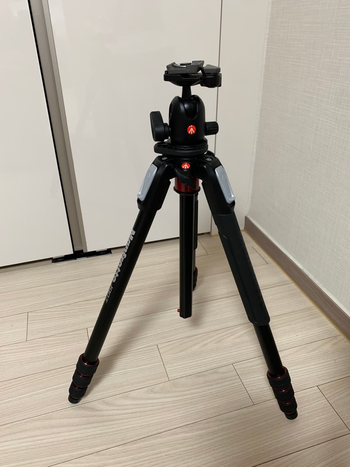 맨프로토 Manfrotto 190T 삼각대 상품이미지1