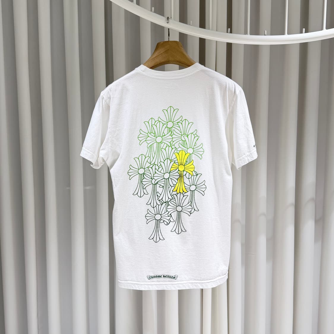 (A+/M) / 크롬하츠 크로스 멀티컬러 세메터리 티셔츠 화이트 상품이미지1