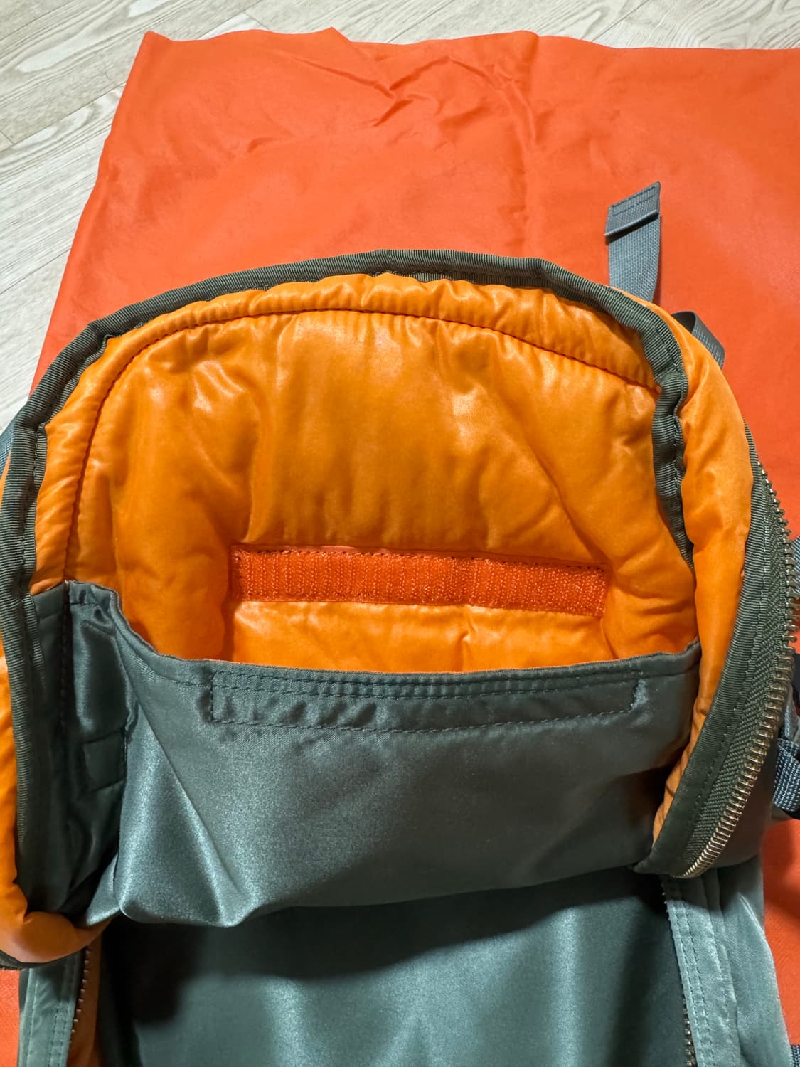 요시다포터 탱커백팩 32L 세이지그린 상품이미지5