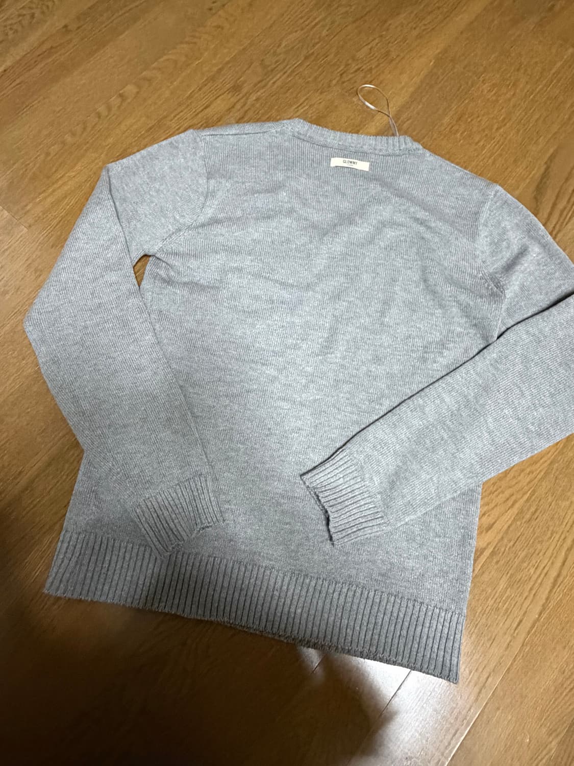 글로니 니트 G CLASSIC V-NECK SLIM KNIT 상품이미지4