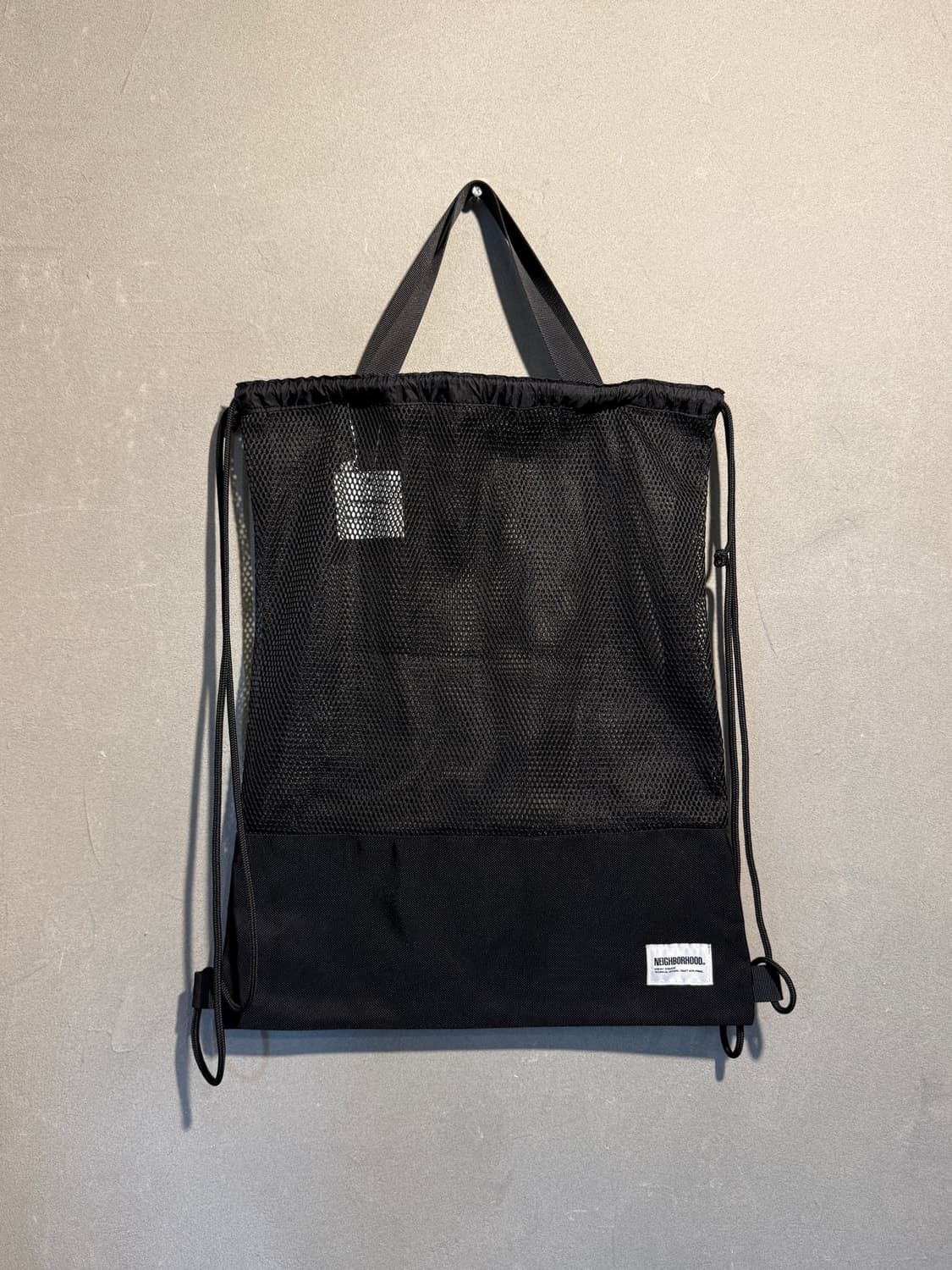 네이버후드 메쉬 드로우스트링 토트백 상품이미지3