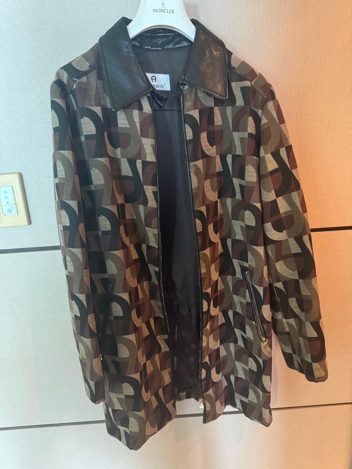 아이그너 레더 코트 42사이즈 상품이미지1