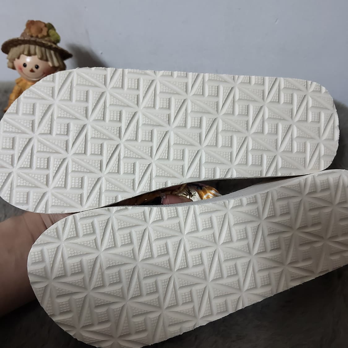 새상품 ANIH 플라워 리본 쪼리 직짹 샌들 230 36 가볍고 넘 이쁜 상품이미지4