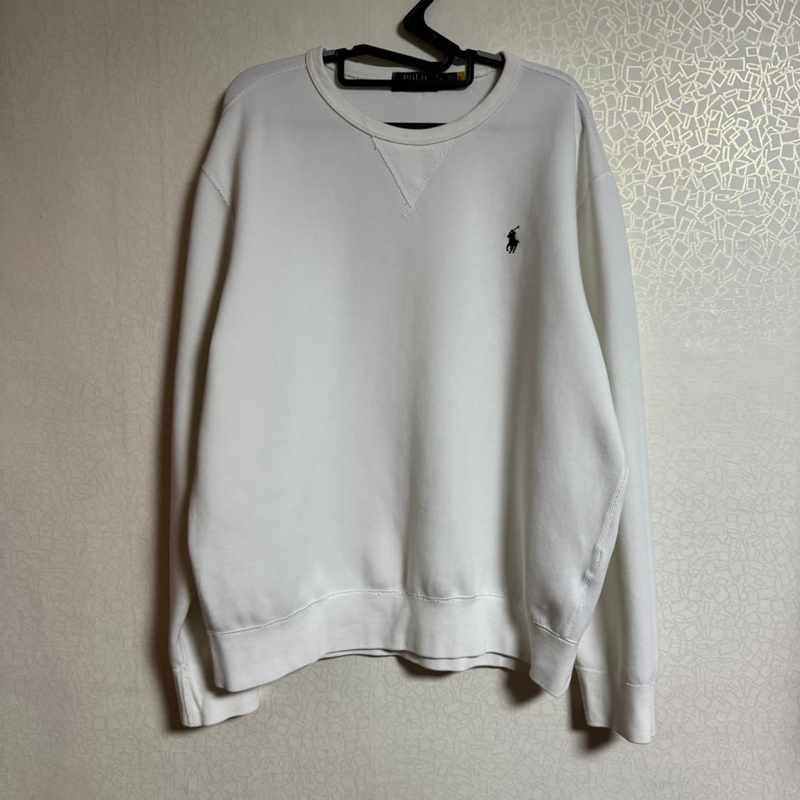 폴로 화이트 맨투맨 팝니다 상품이미지1