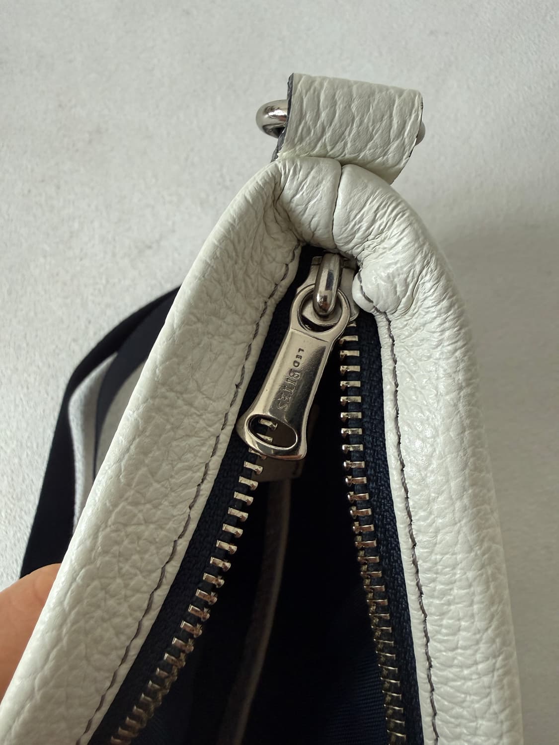 L.E.D.BITES 레더 크로스백 상품이미지6