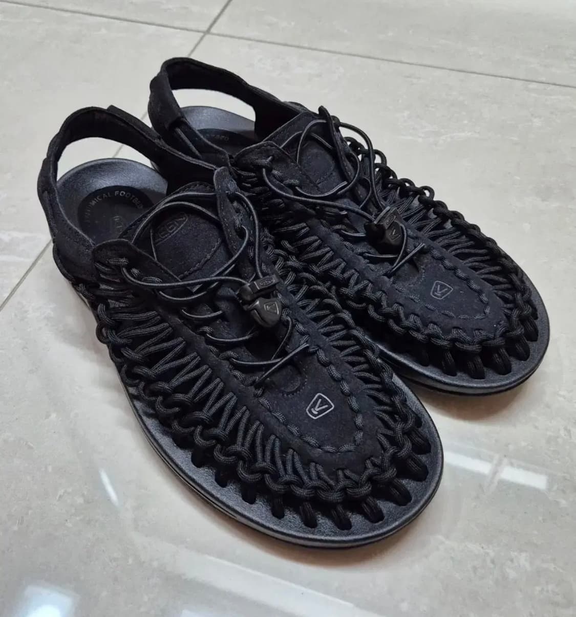 keen 유니크 샌들 (275) 상품이미지1