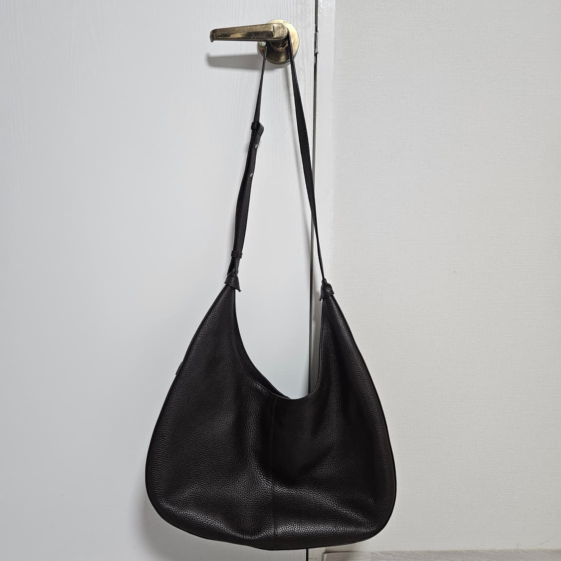 애프터프레이 크레센트 레더백 브라운 상품이미지1