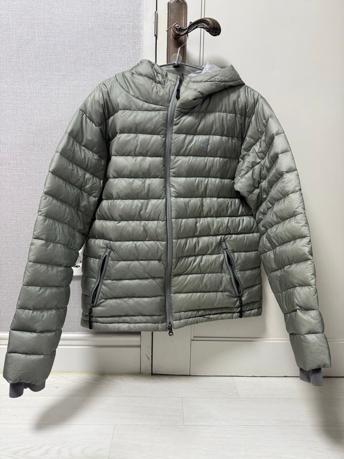 에이이에이이 리버스 경량패딩 세이지 그린 1 size 상품이미지3