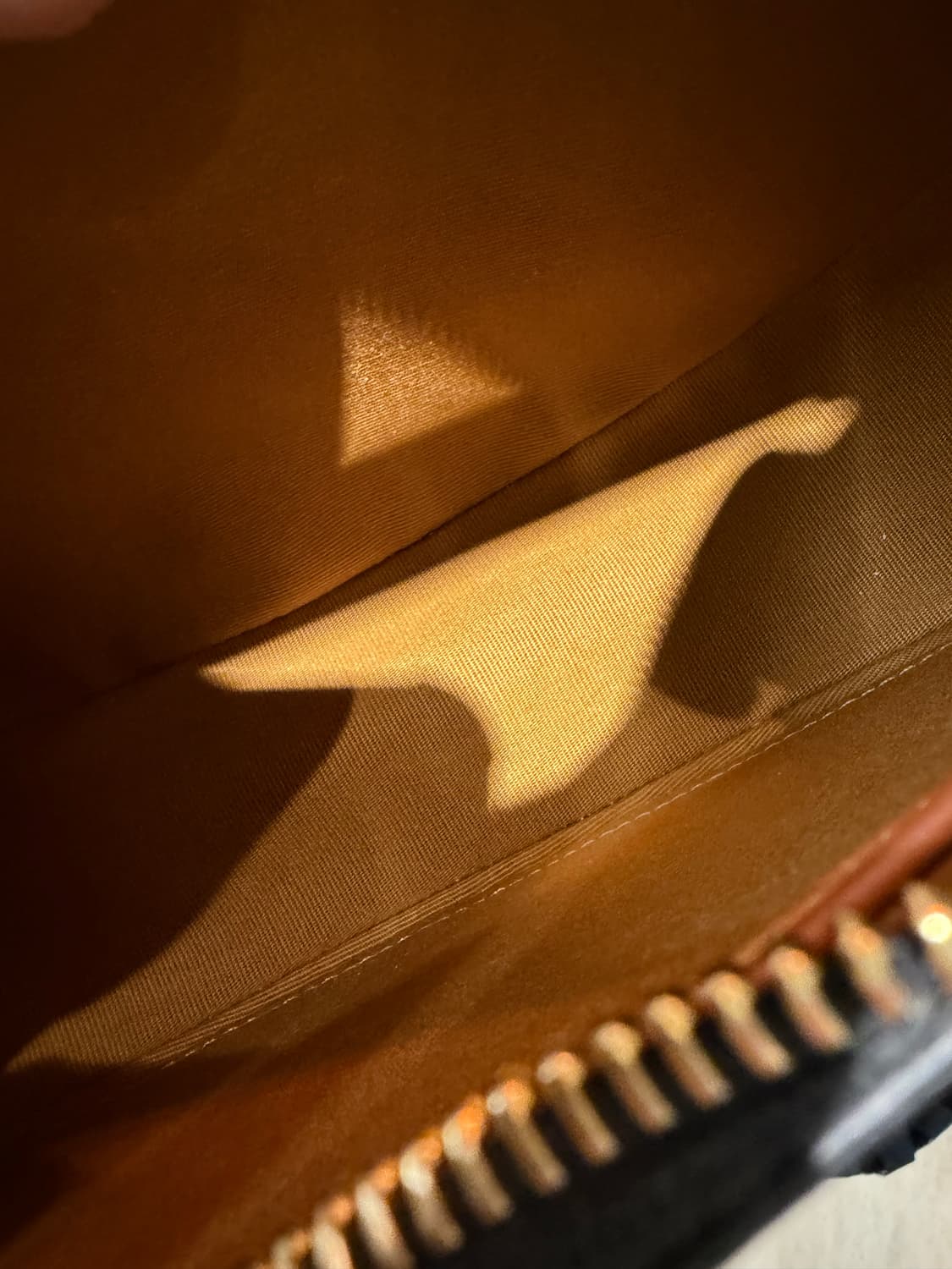 셀린느 아바백 미디움 상품이미지7