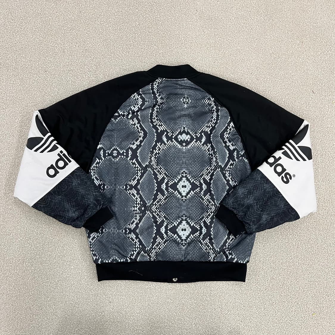 90 아디다스 트레포일 뱀피 바시티 0130M2 상품이미지5