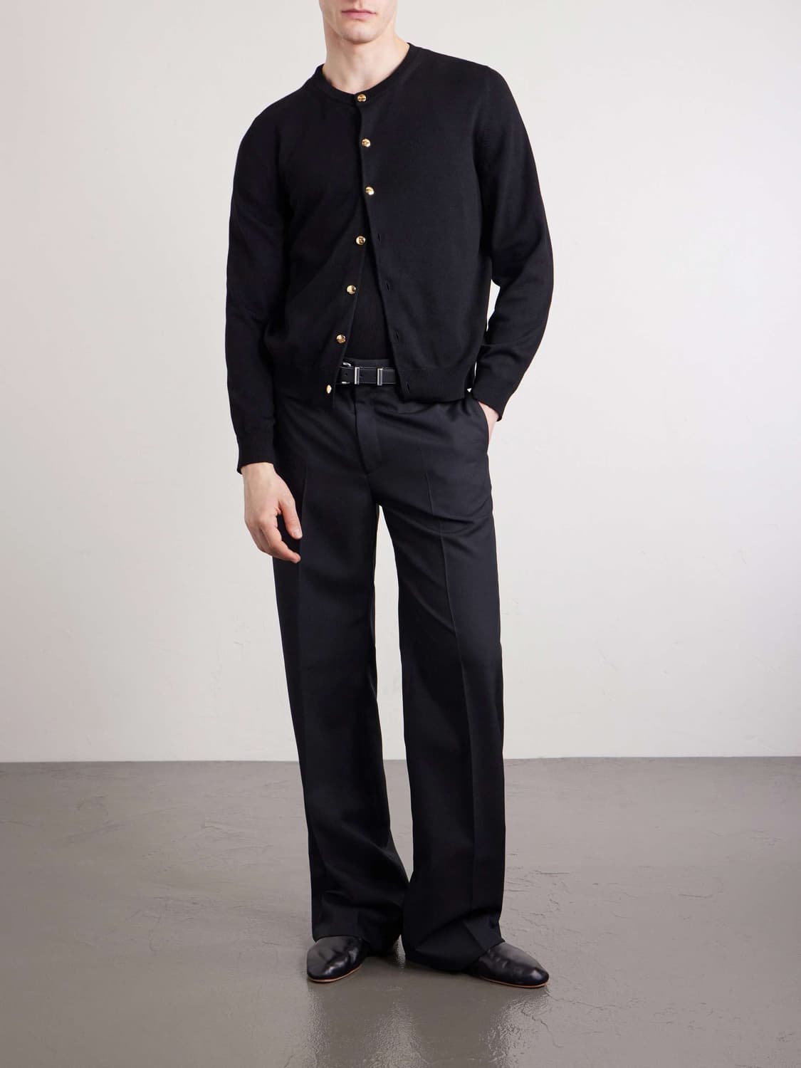 [투어스 신유님 착용] 셀린느 26ss 트리옴페 버튼 가디건 상품이미지2