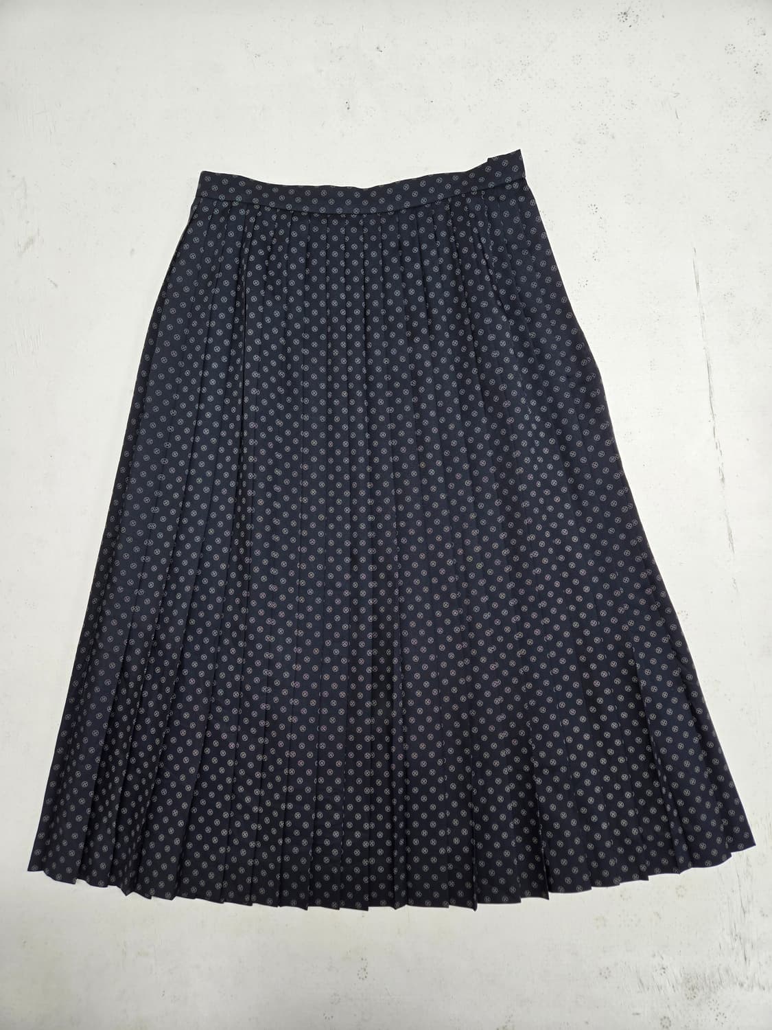 버버리 도트 플리츠 롱 스커트 상품이미지1