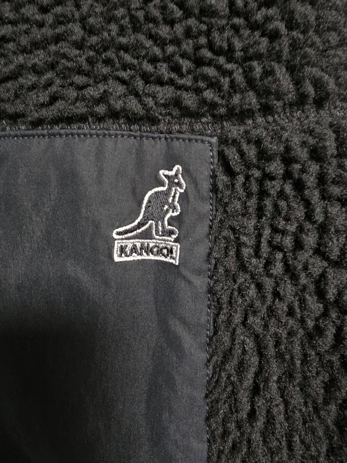 캉골 검정색 뽀글이 플리스 자켓 상품이미지2