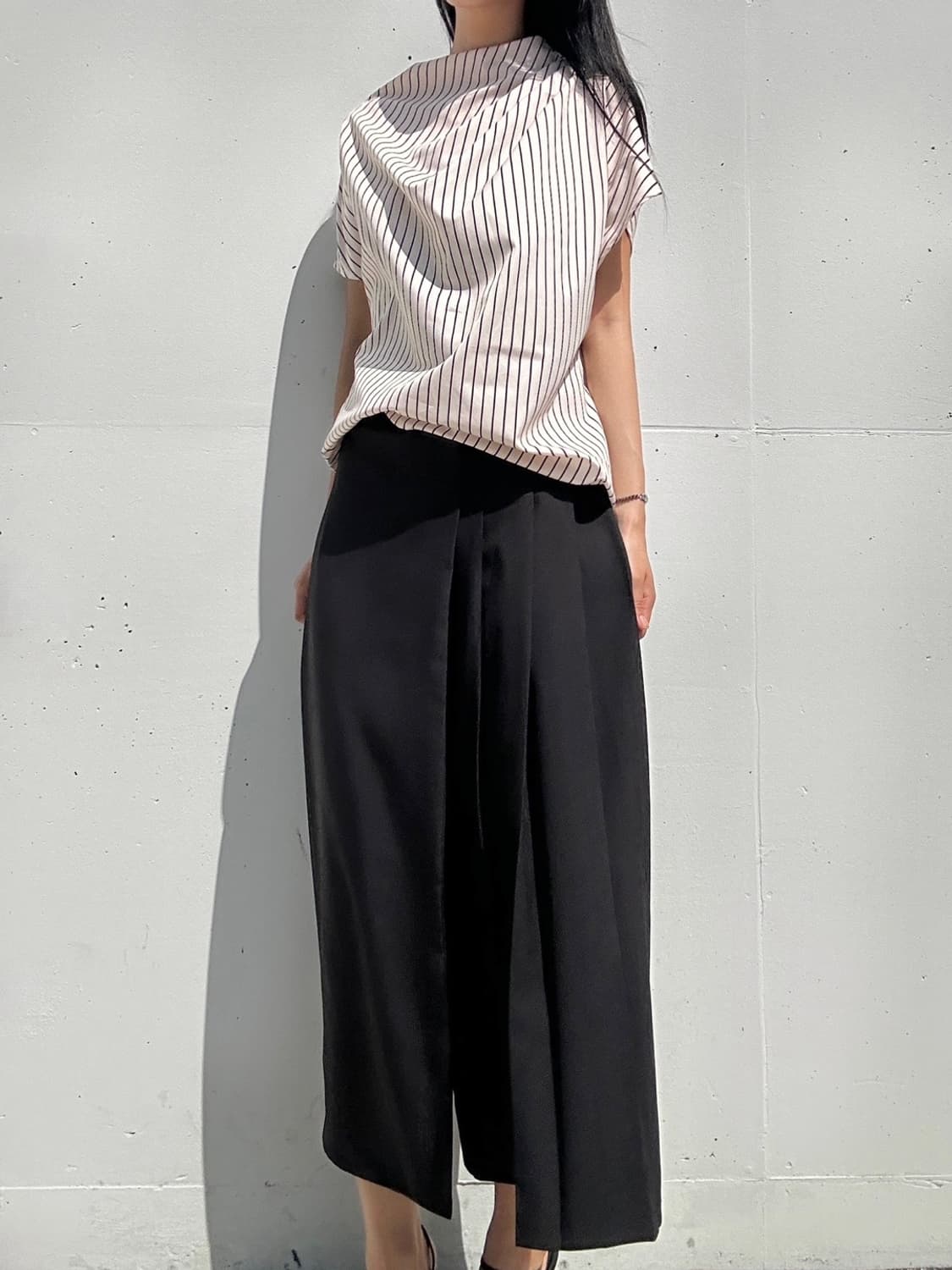High neck tailored half blouse 상품이미지3