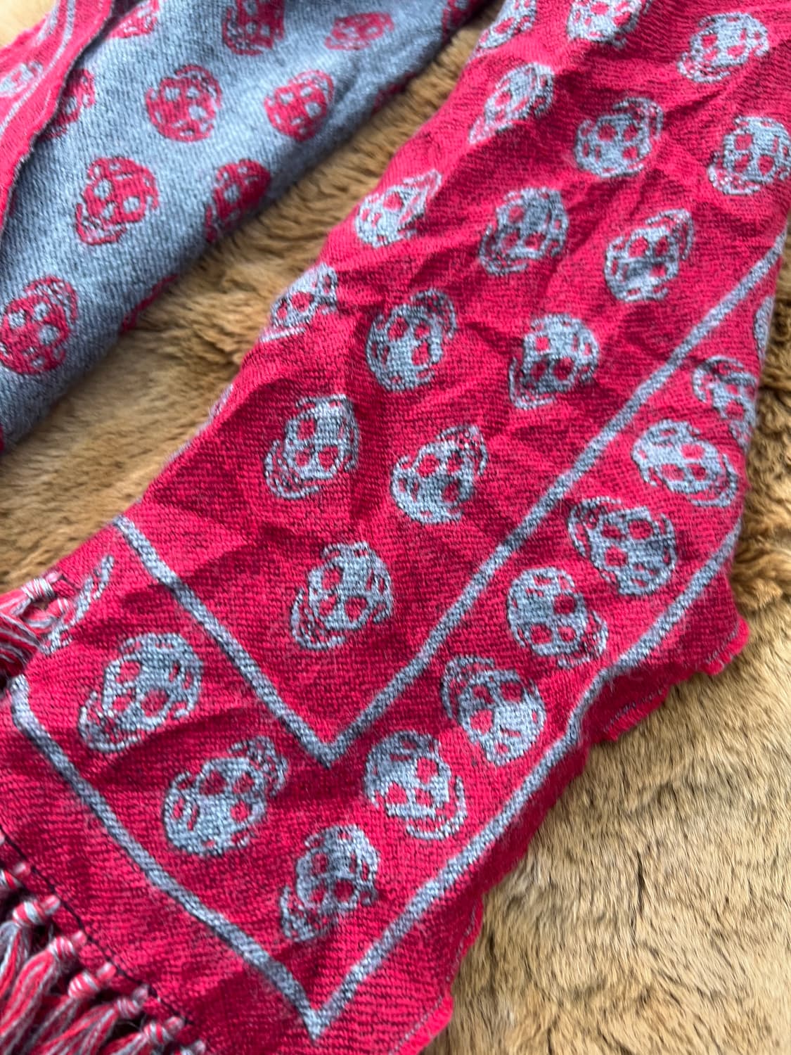 알렉산더 맥퀸 스컬 머플러 상품이미지3