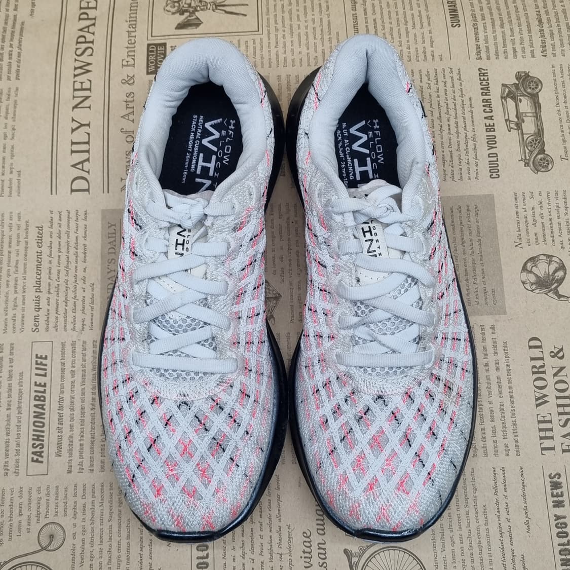 언더아머 플로우 벨로시티윈드 여성런닝화235  상품이미지2