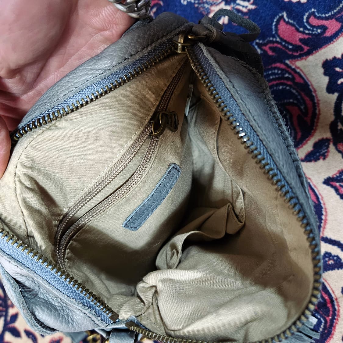 (새상품)써스데이아일랜드 보헤미안 테슬 가죽 미니 크로스백 상품이미지4