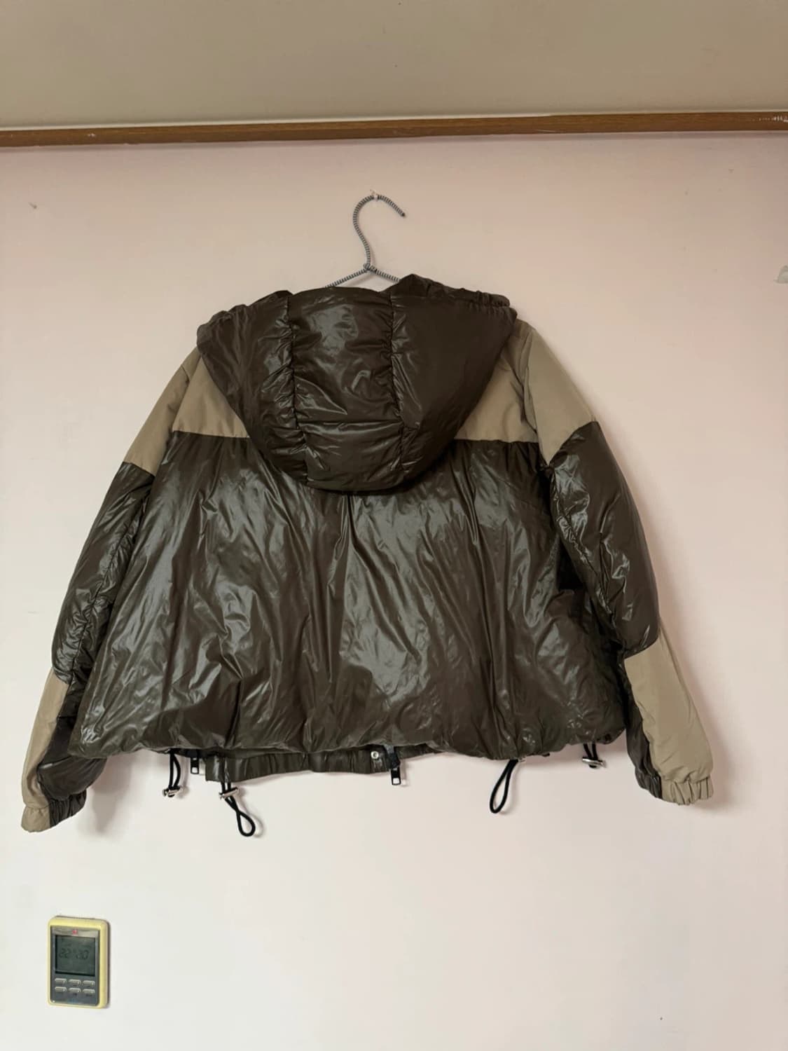 SACAI 사카이 다운 점퍼 카키 베이지 상품이미지4