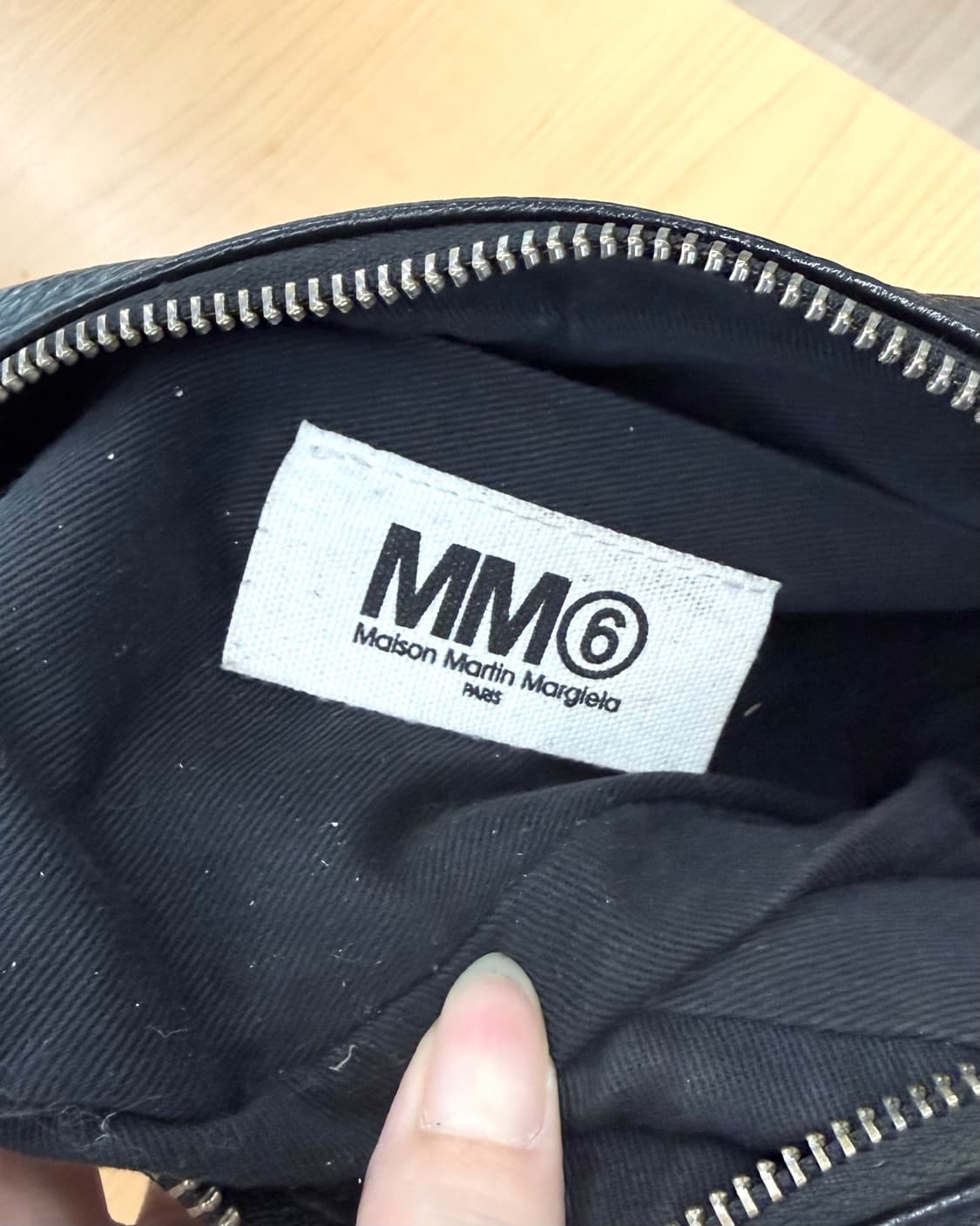 엠엠식스 블랙 체인스트랩 크로스 바디 백 상품이미지10