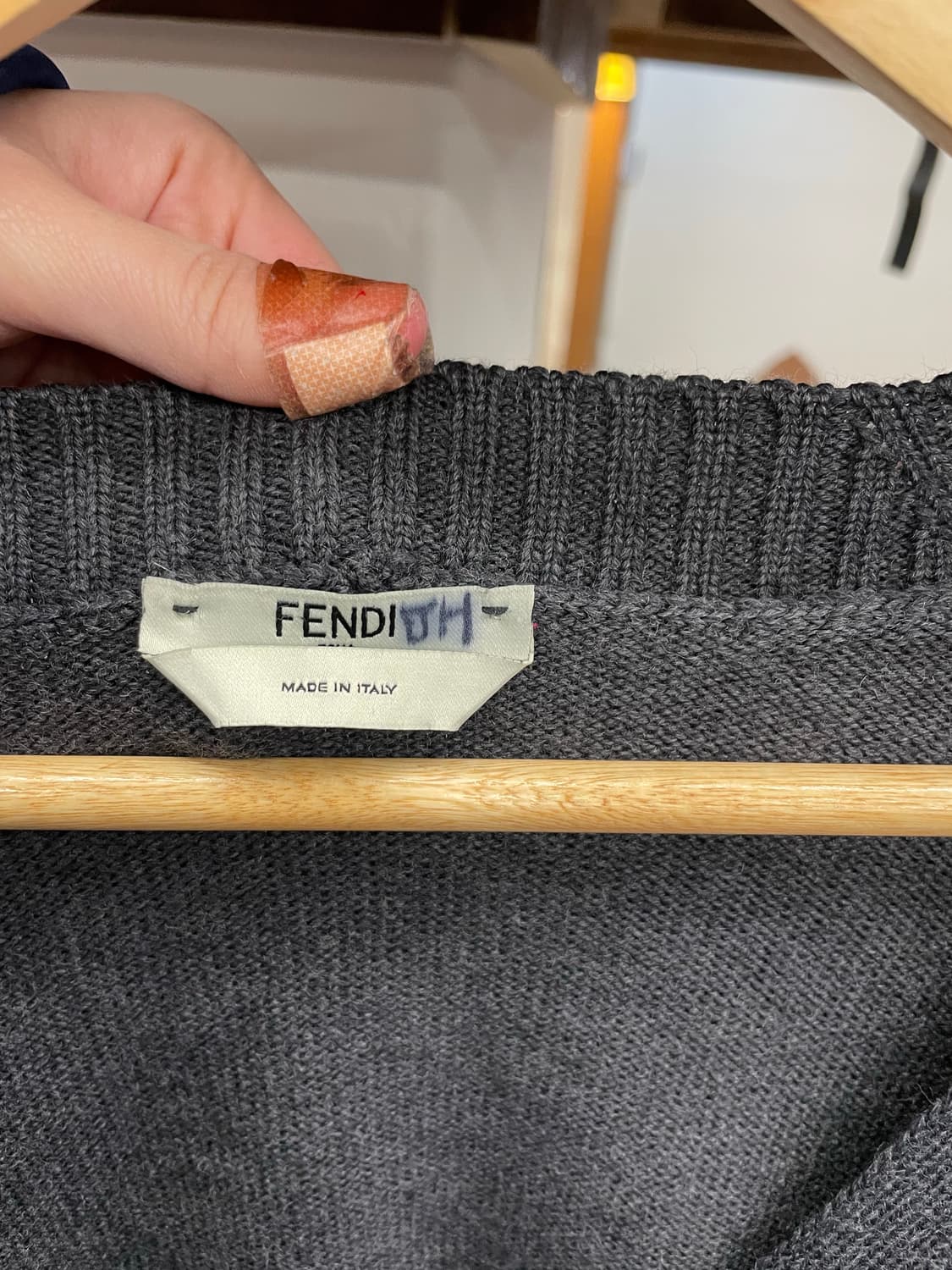 FENDI 펜디 브이넥 가디건 상품이미지6