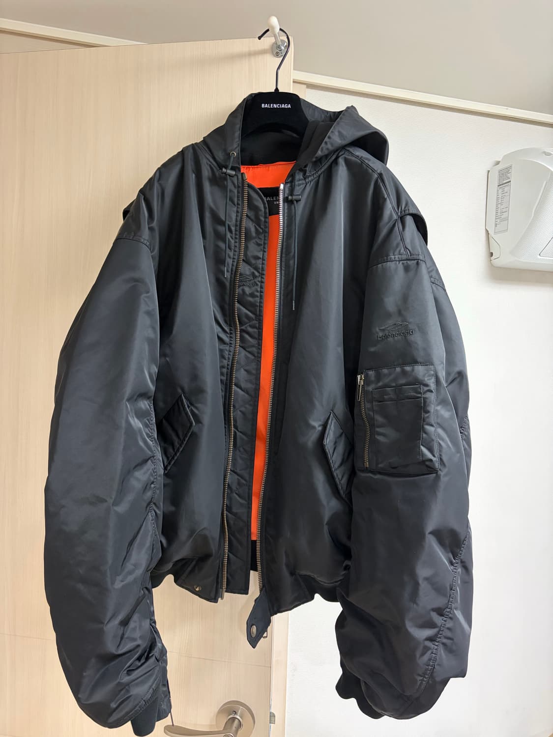 발렌시아가 3b 봄버 2 상품이미지1