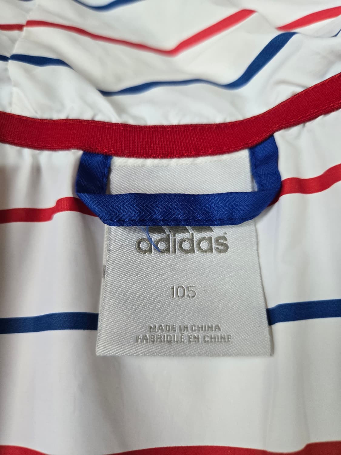 아디다스 첼시 FC 덕다운 패딩 자켓. 상품이미지7