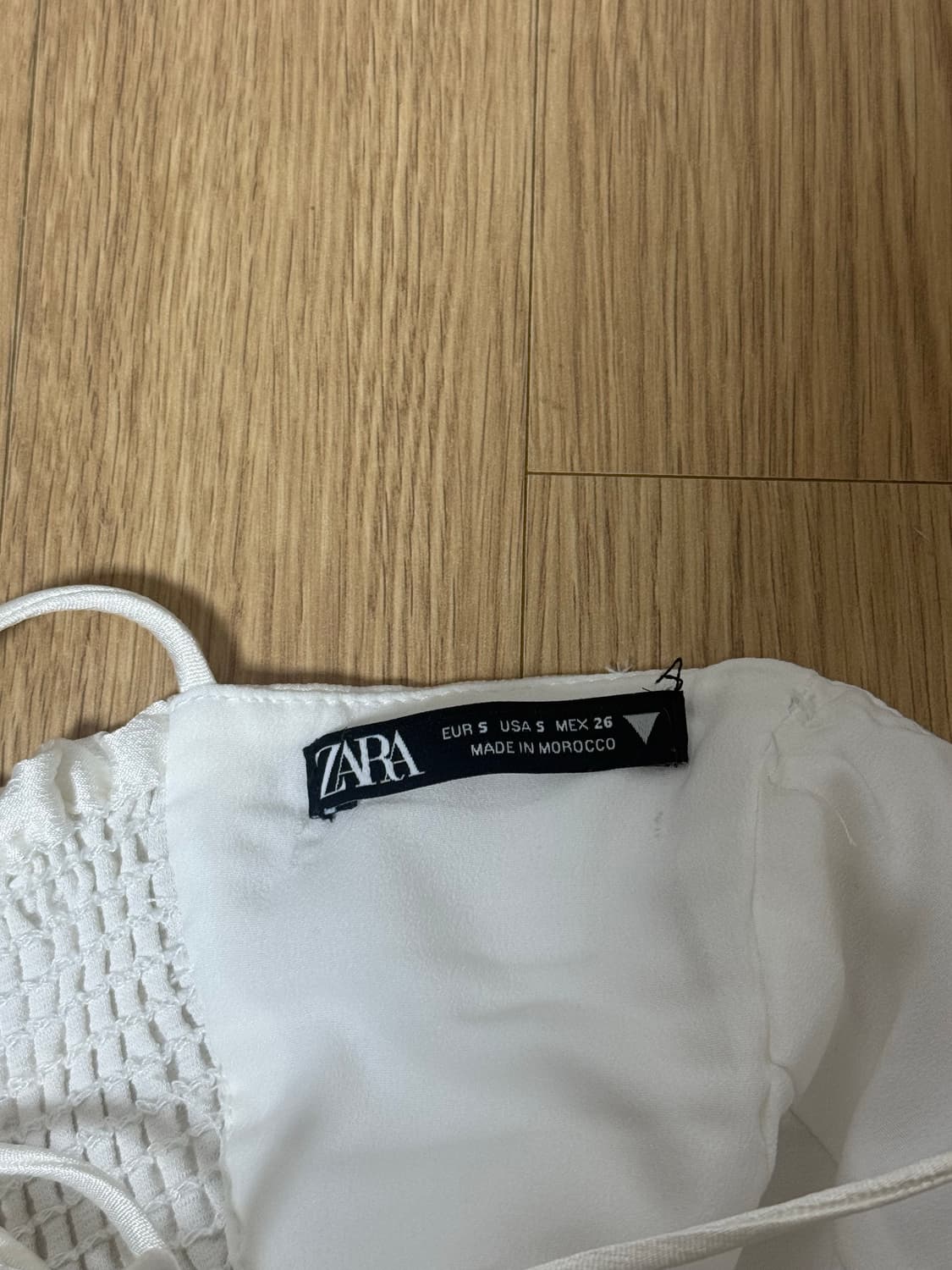 (반택포) 자라 새틴 나시 탑 (블랙,화이트) 상품이미지4