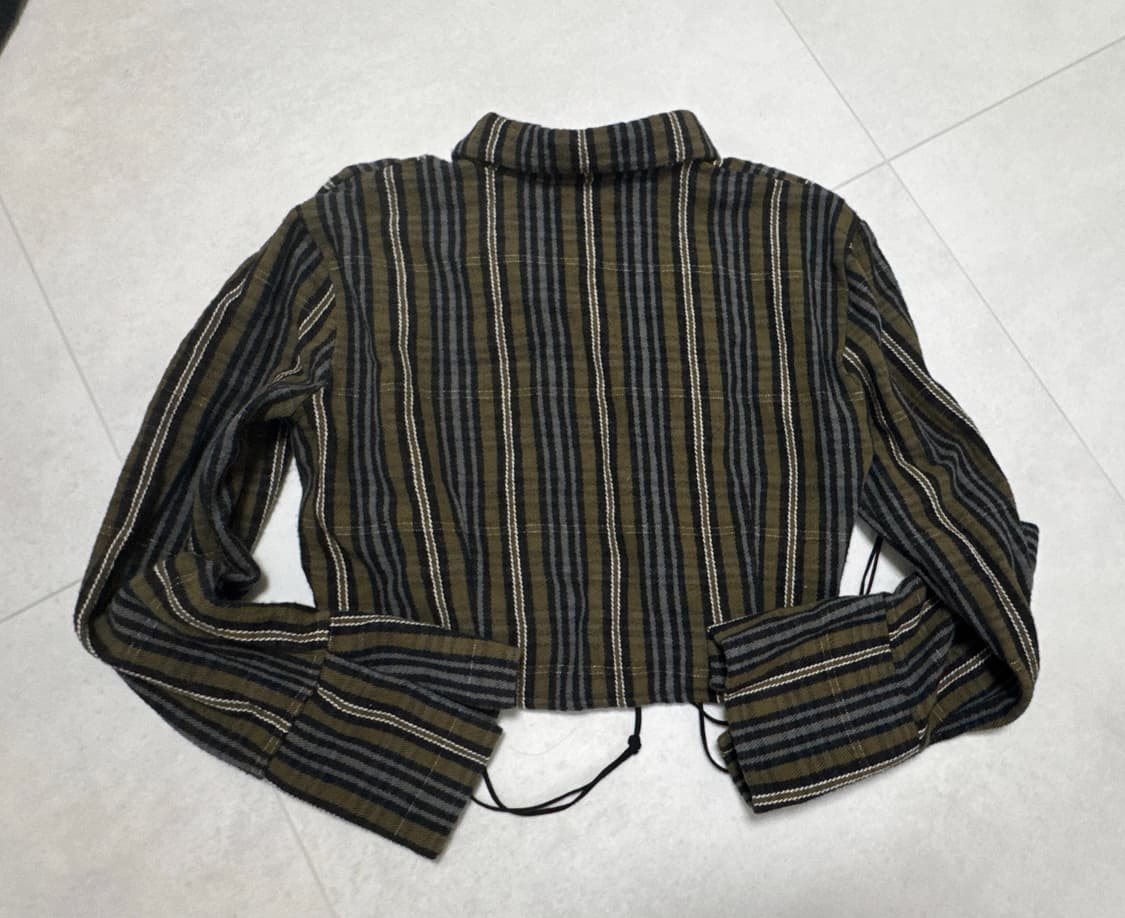 [~2.12]스트라이프 레이스업 포인트 크롭 카키 자켓 상품이미지6