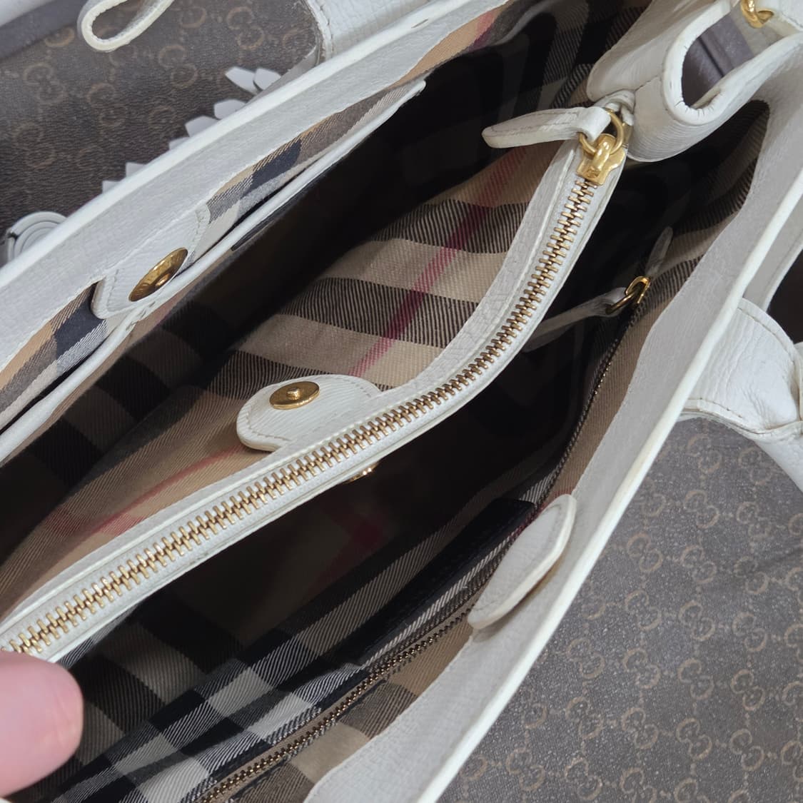 버버리 브로그 토트앤숄더백 상품이미지7