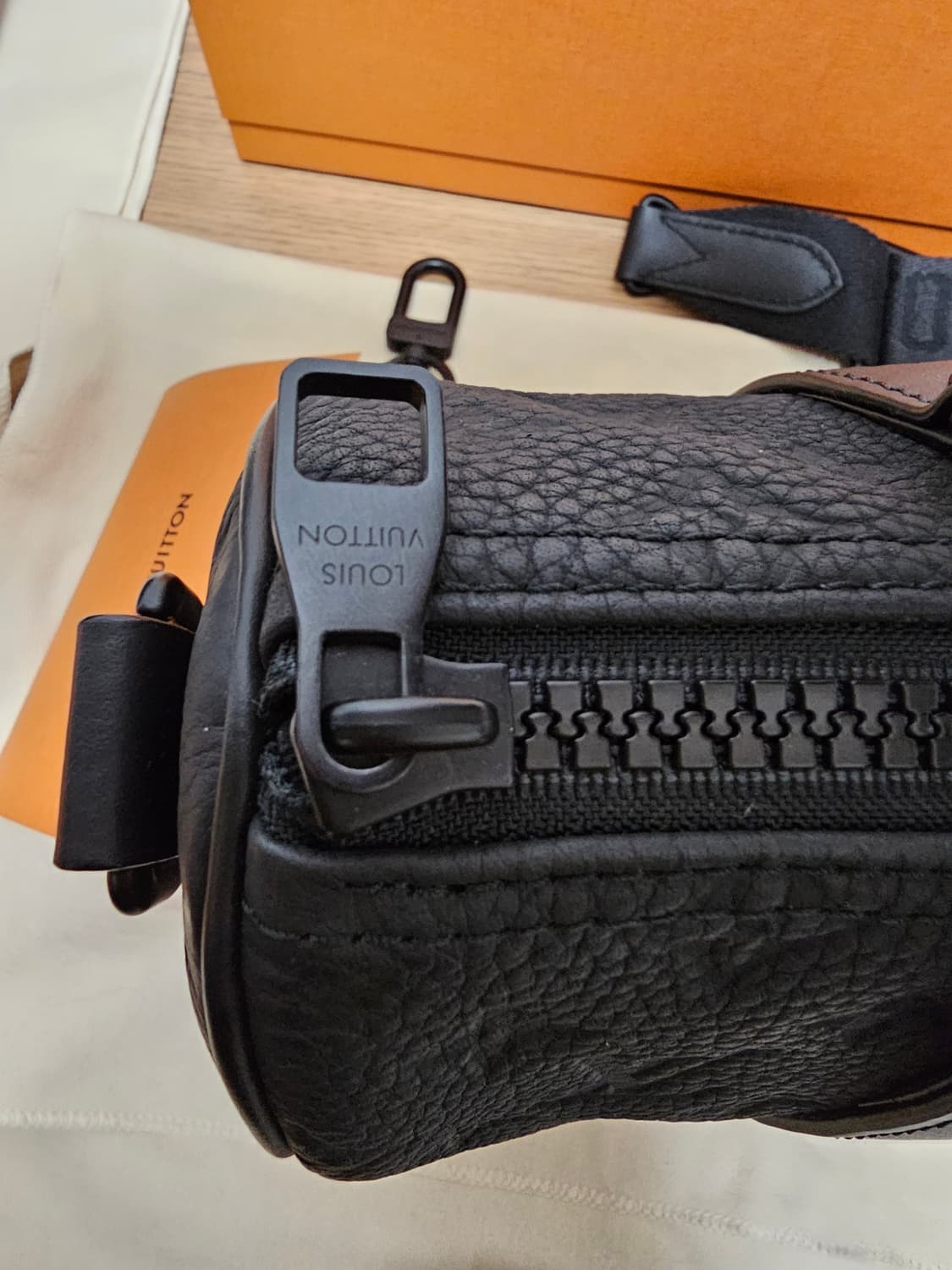 루이비통 토리옹 키폴25 반둘리에 상품이미지10