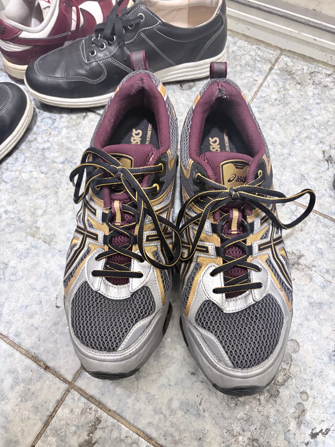 아식스 젤퀀텀 키네틱 카본 퓨어 골드285 상품이미지1