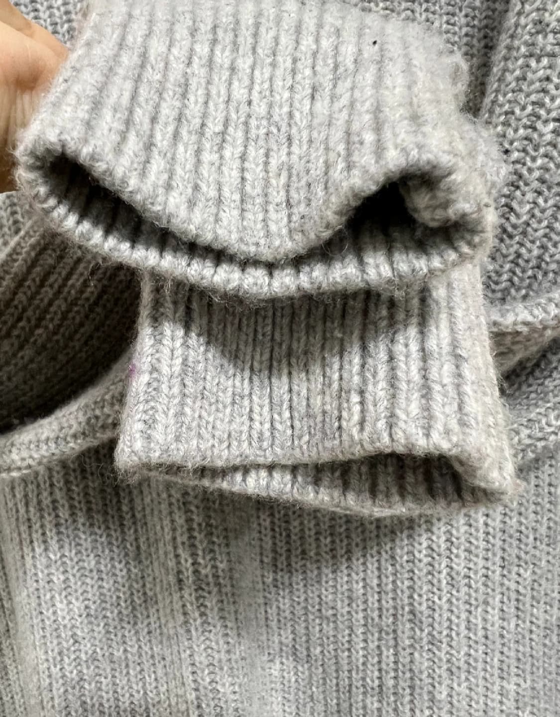 올세인츠 남성 그레이 라운드울니트

 상품이미지4