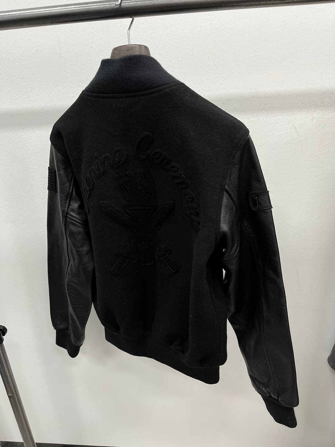 100)  오프닝세레모니 바시티 자켓 
 상품이미지9