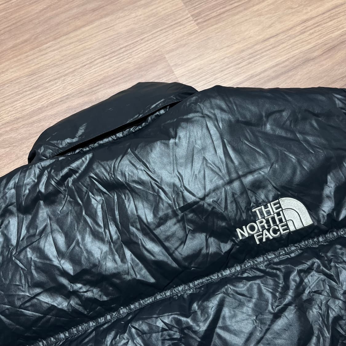 100 노스페이스 700 눕시 유광 패딩 상품이미지5